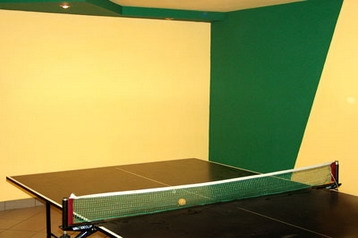 Polonia Privát Łącko, Exteriorul